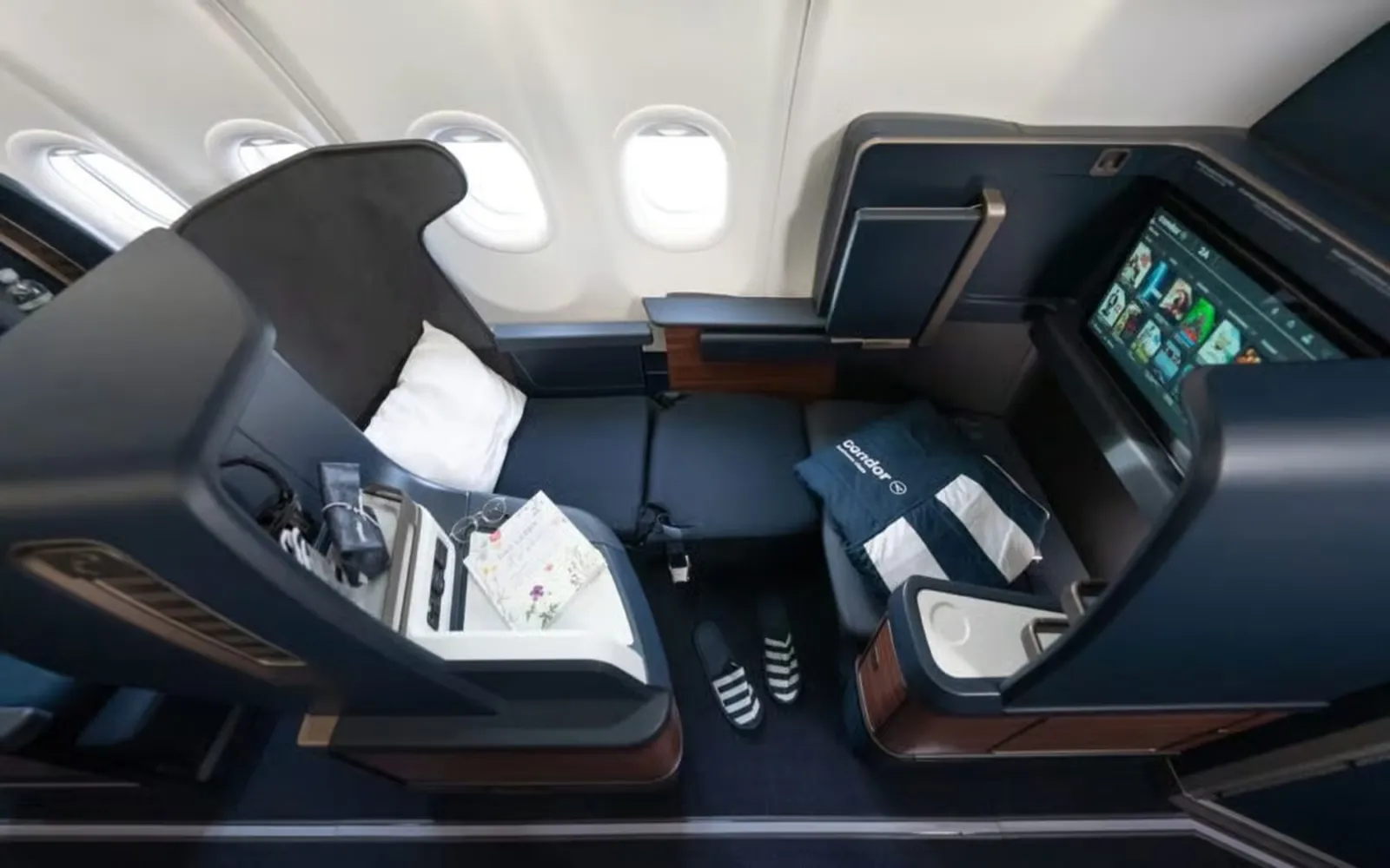 Top Sites to Book Discounted Business-Class Flights
