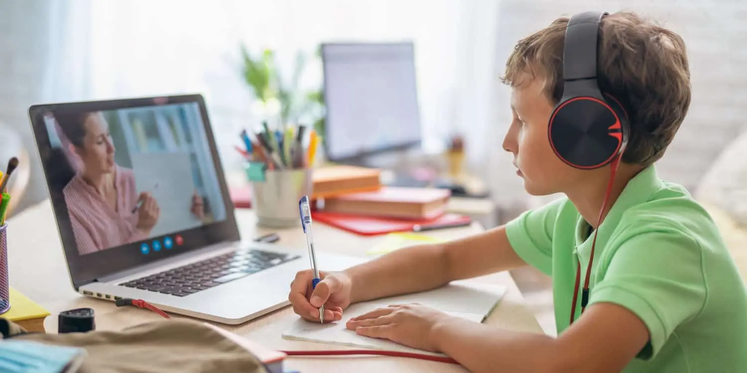 How AI Tutors Are Reshaping Online Learning in 2025